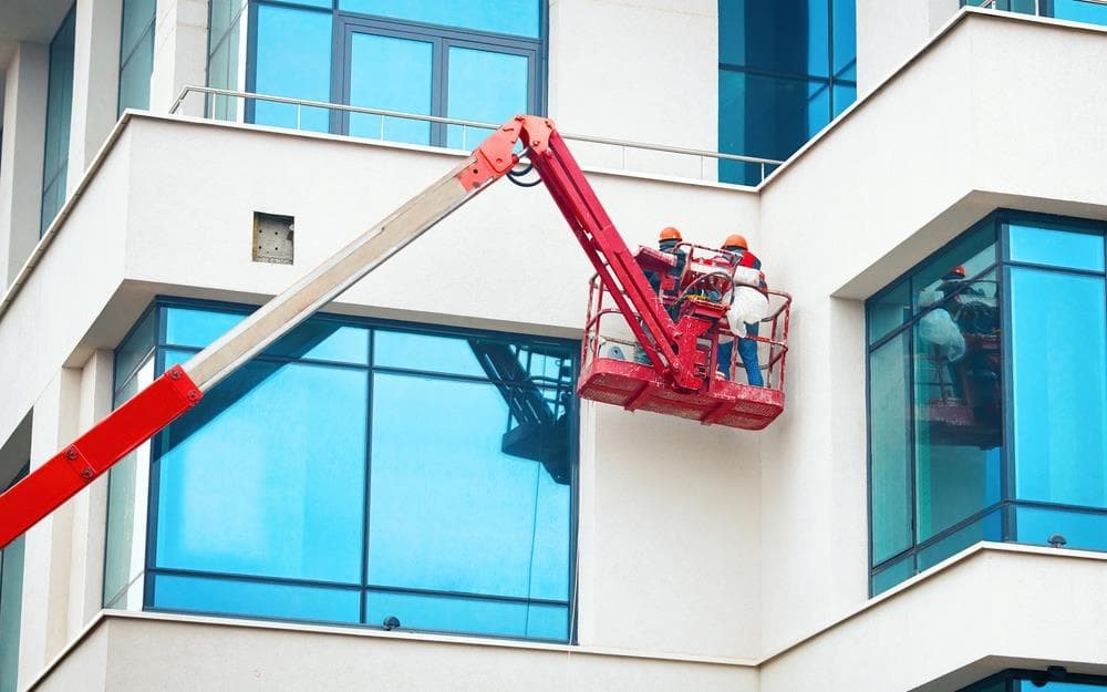 Ventajas de usar un elevador de fachada para su mudanza